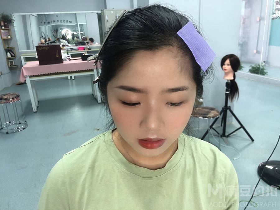 妆容模特