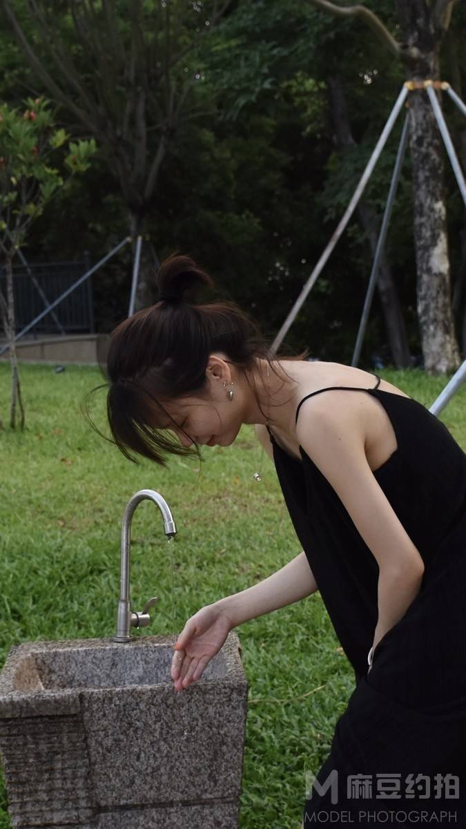 黑白模特