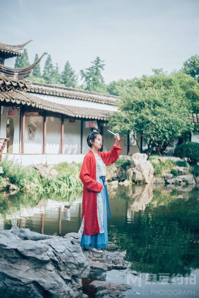 情绪模特