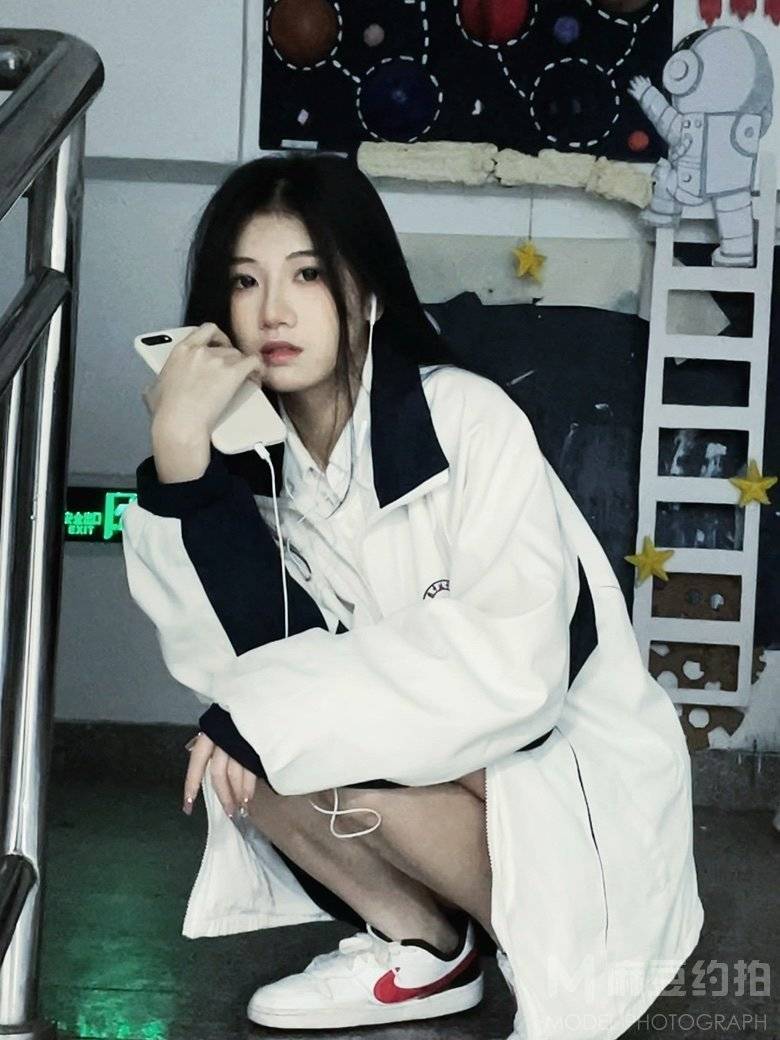 黑白模特