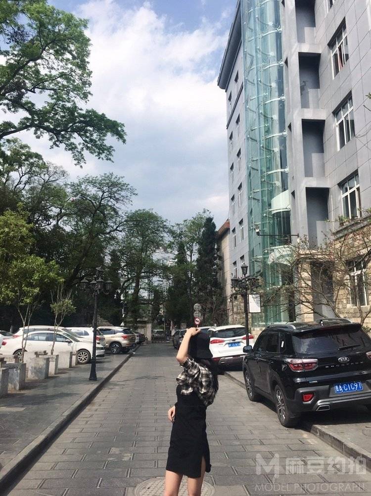 黑白模特