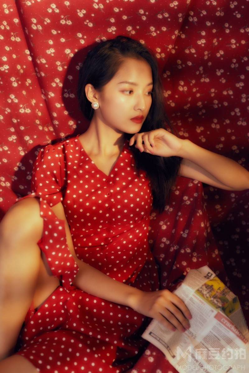 情绪模特