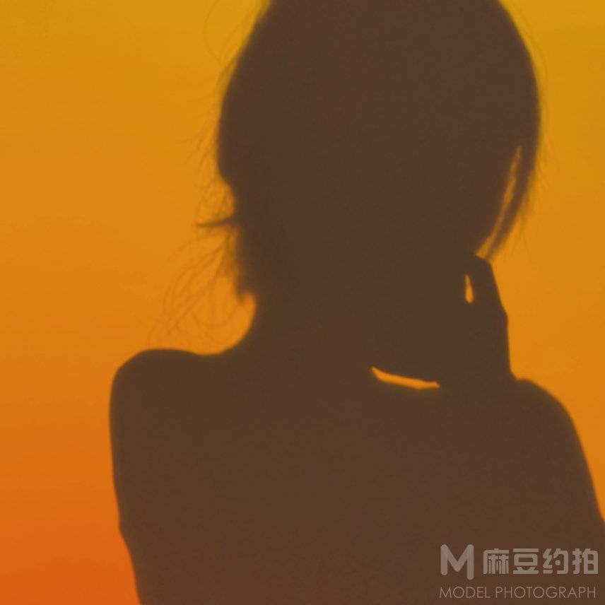 黑白模特