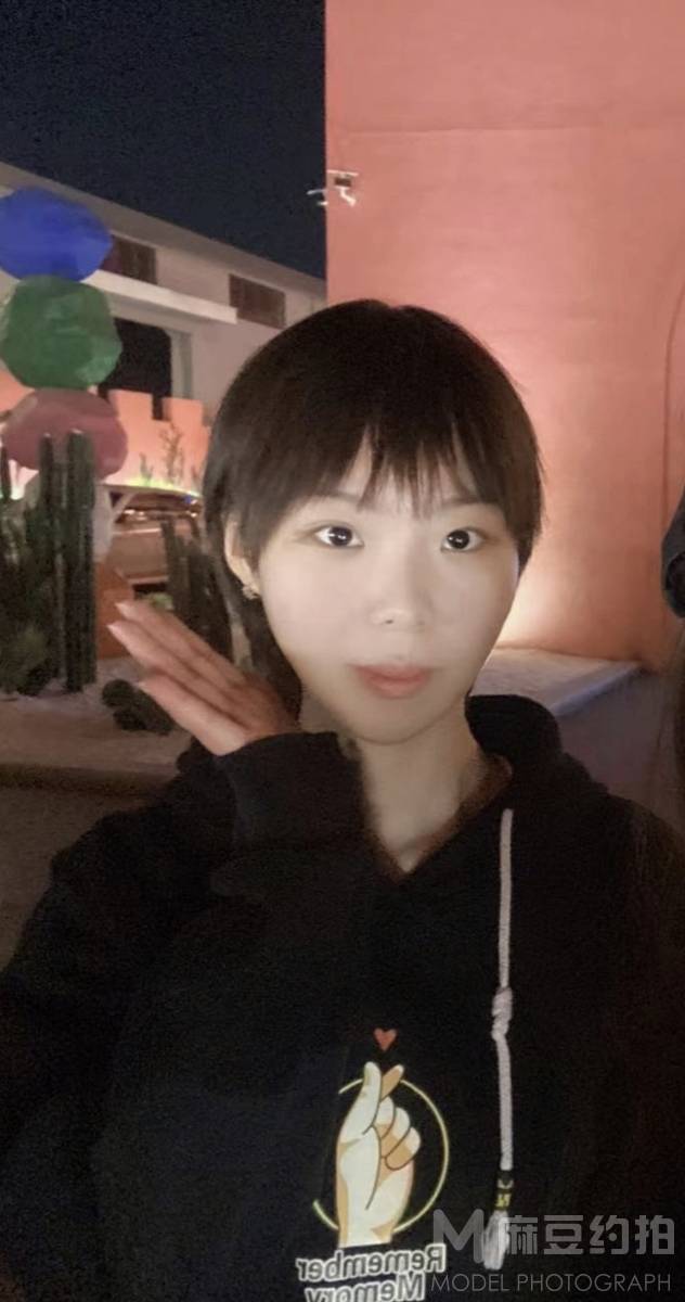 黑白模特