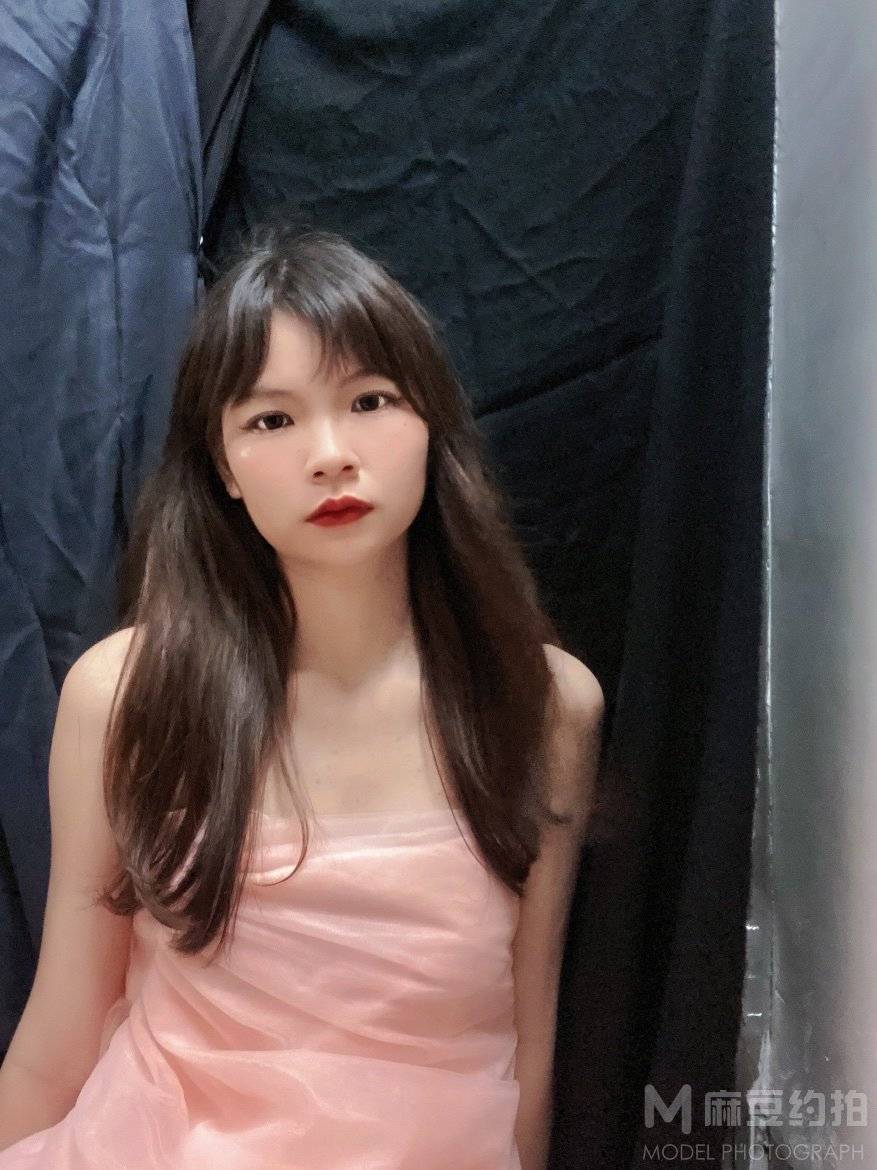 黑白模特