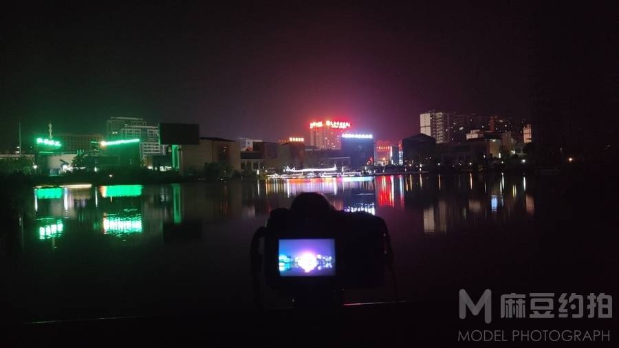 夜景模特