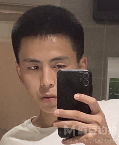 黑白模特