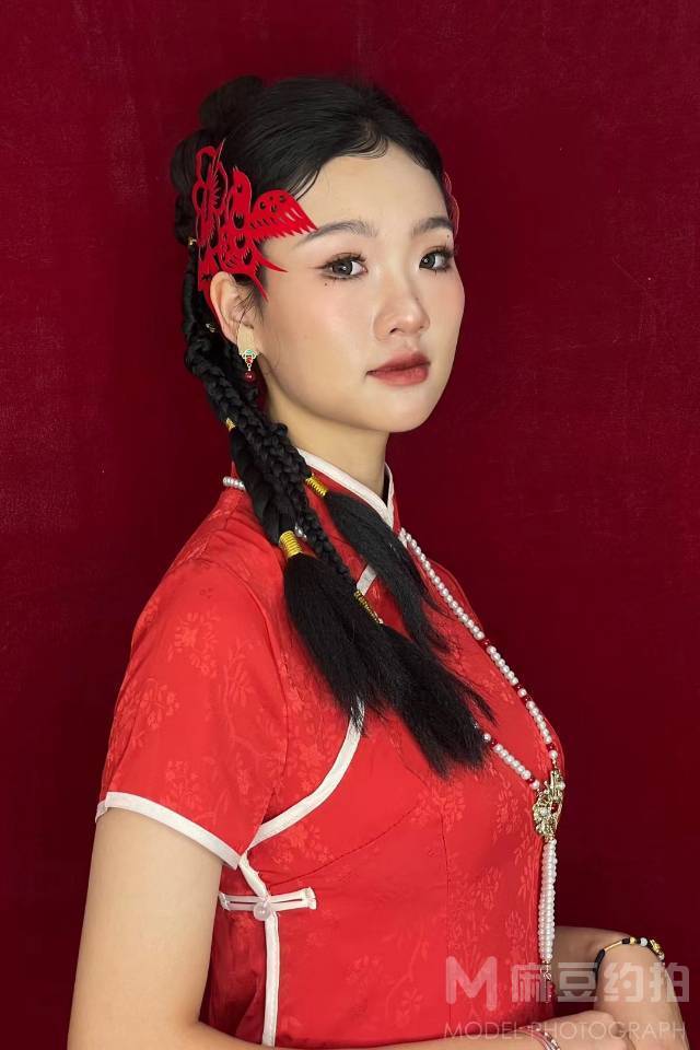 校园模特