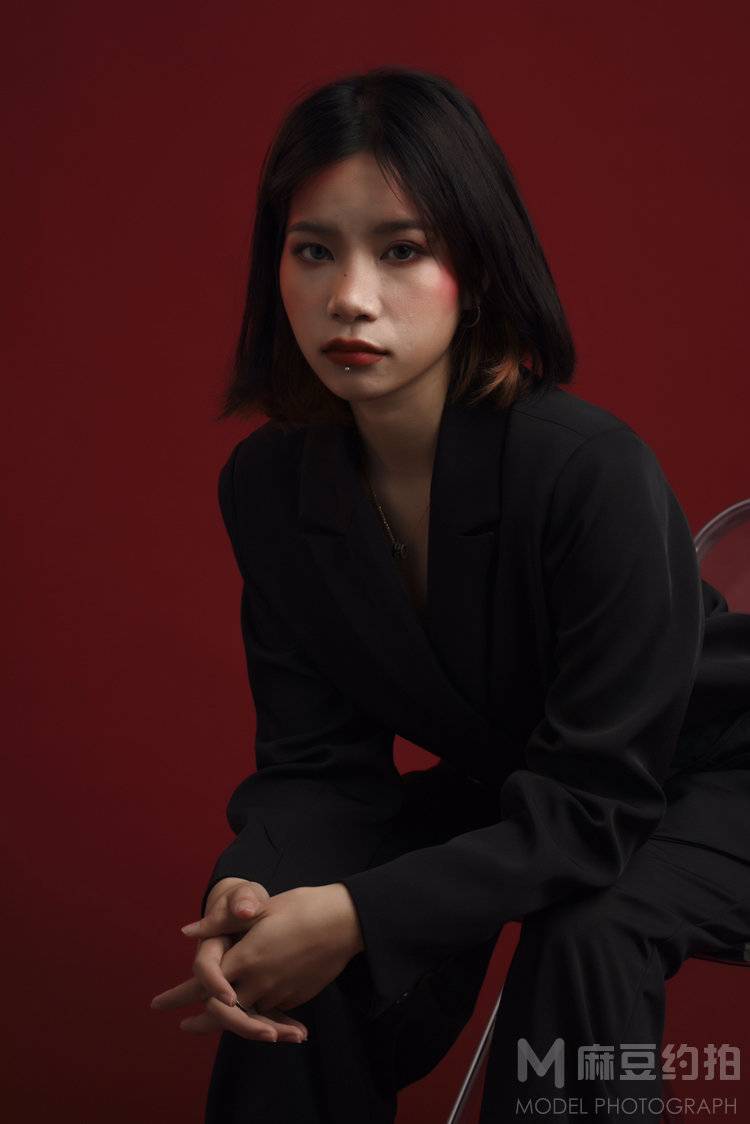 情绪模特