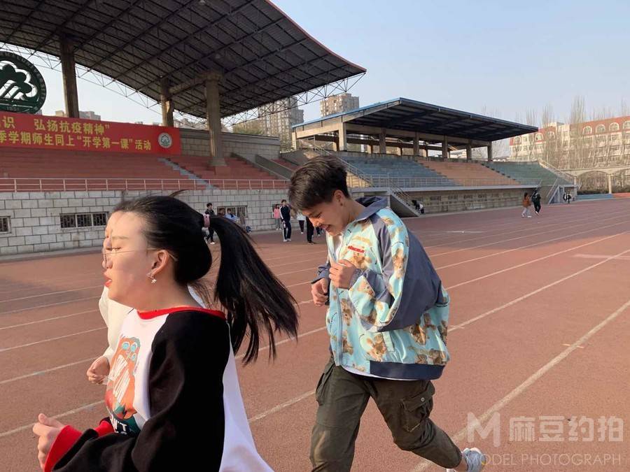 校园模特