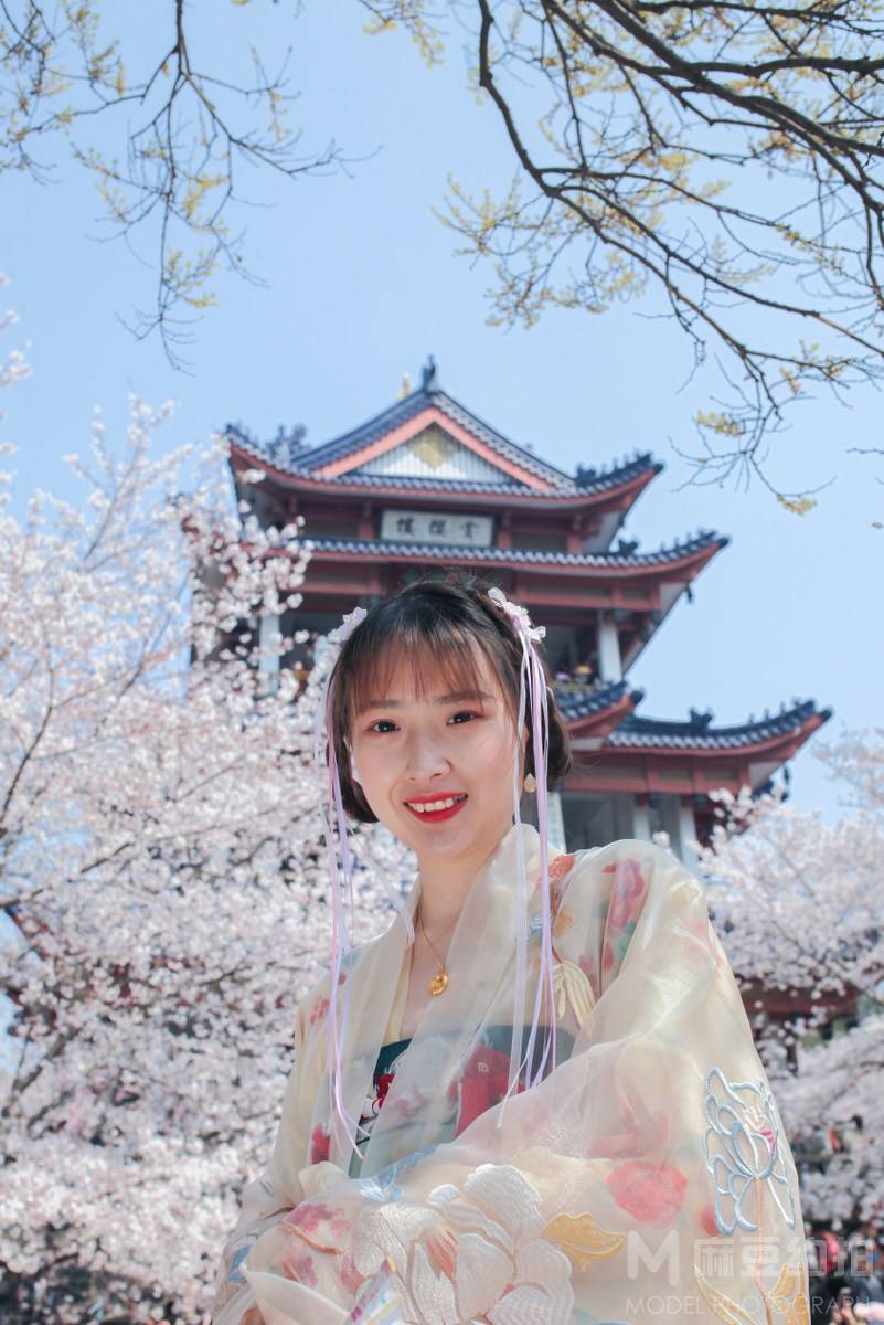 清新模特