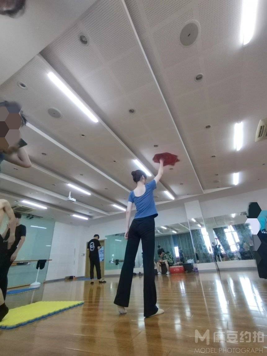 校园模特