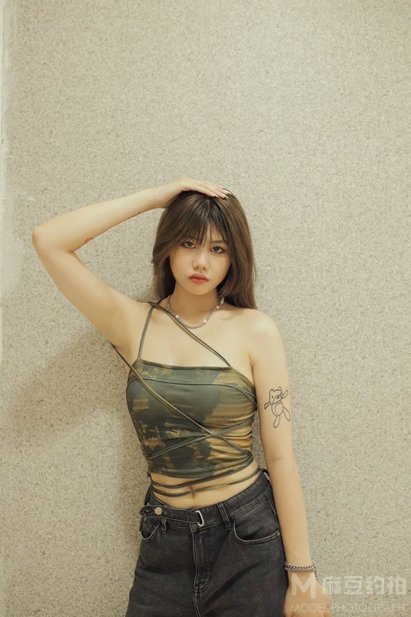 情绪模特