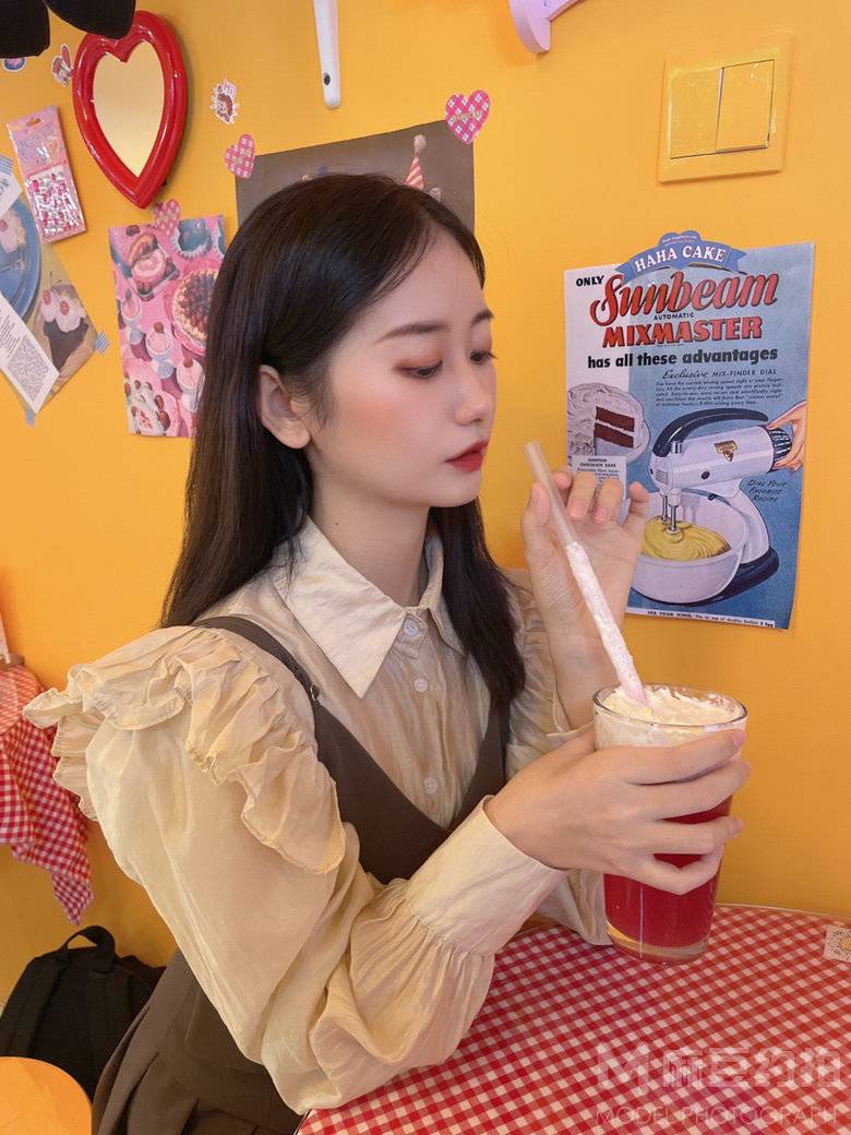 情绪模特