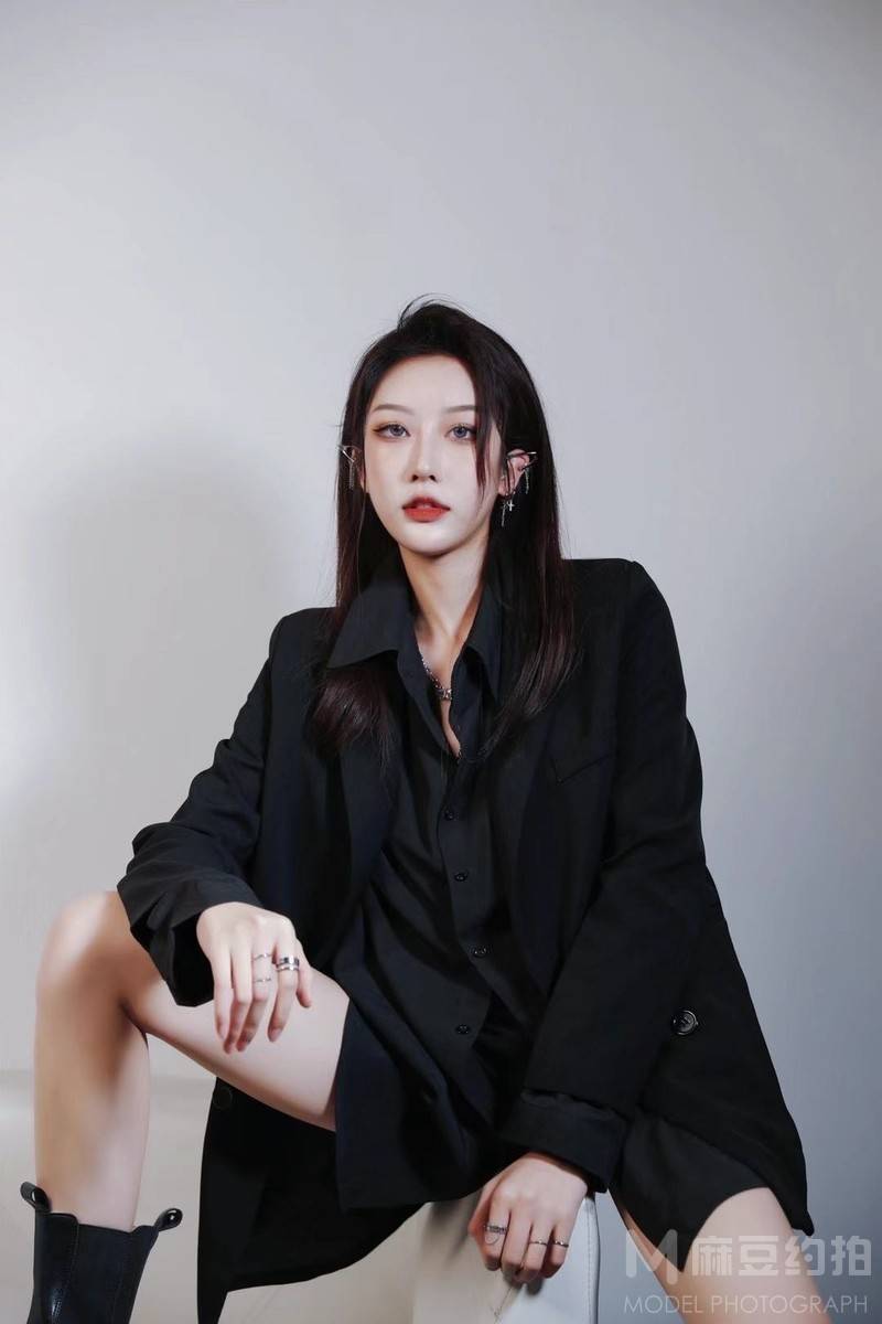 情绪模特