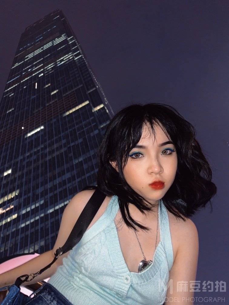 夜景模特