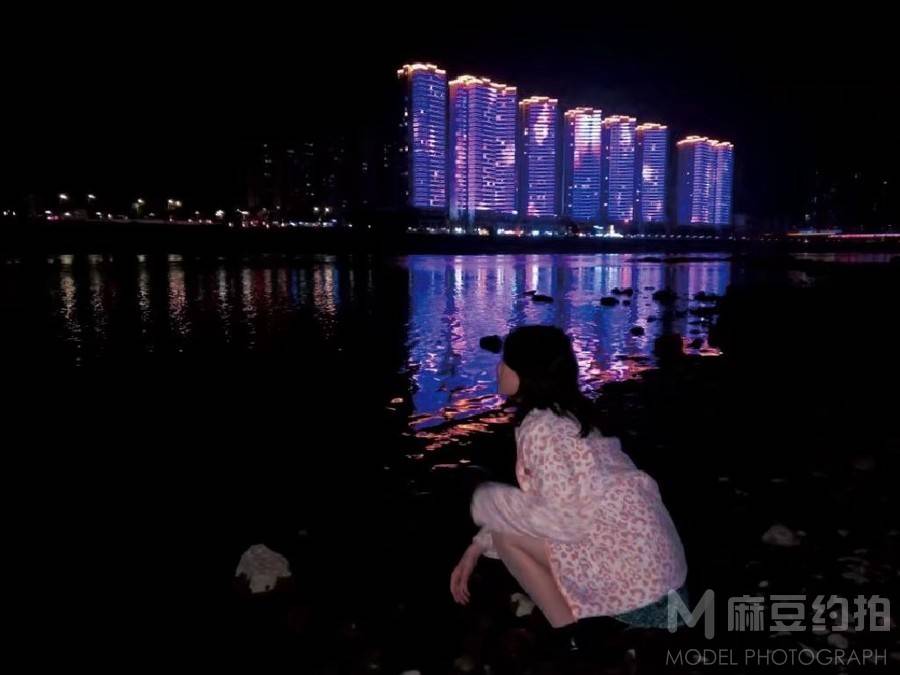 夜景模特