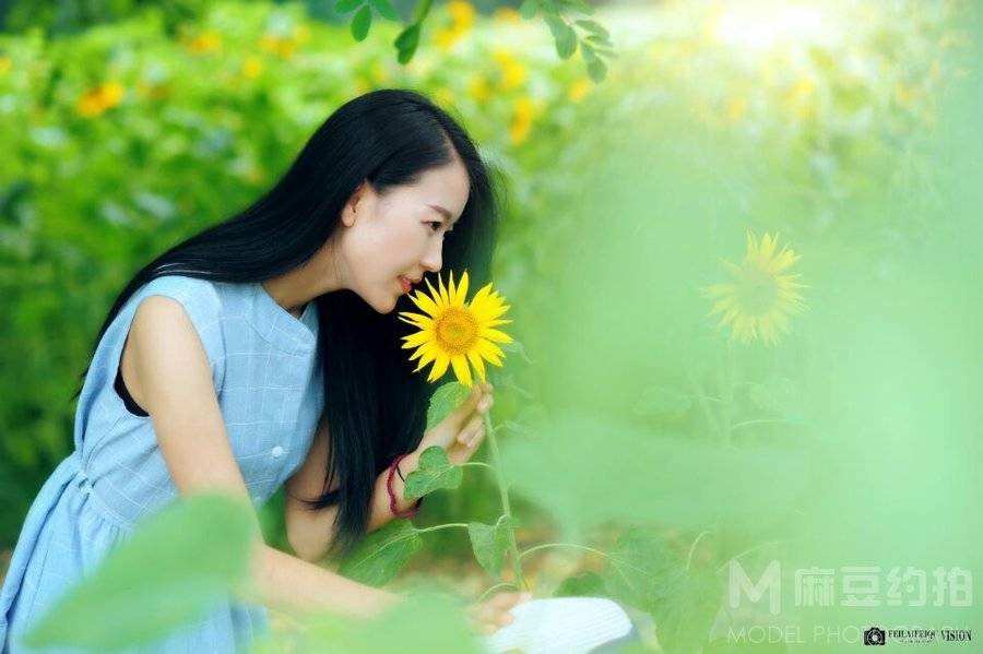 情绪模特