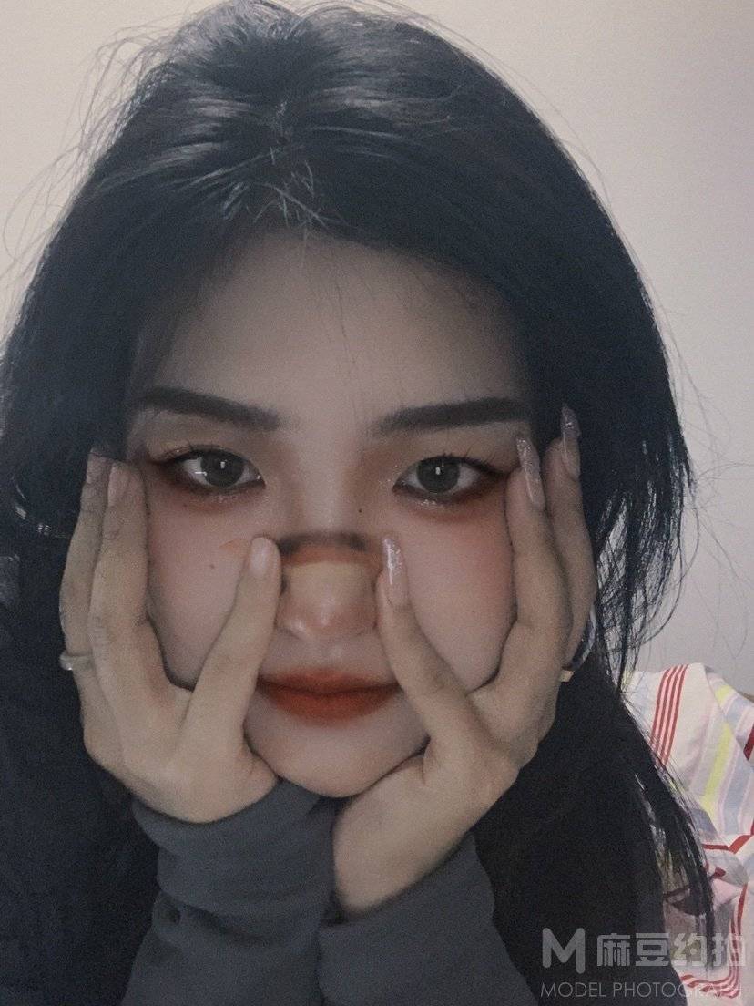 妆容模特