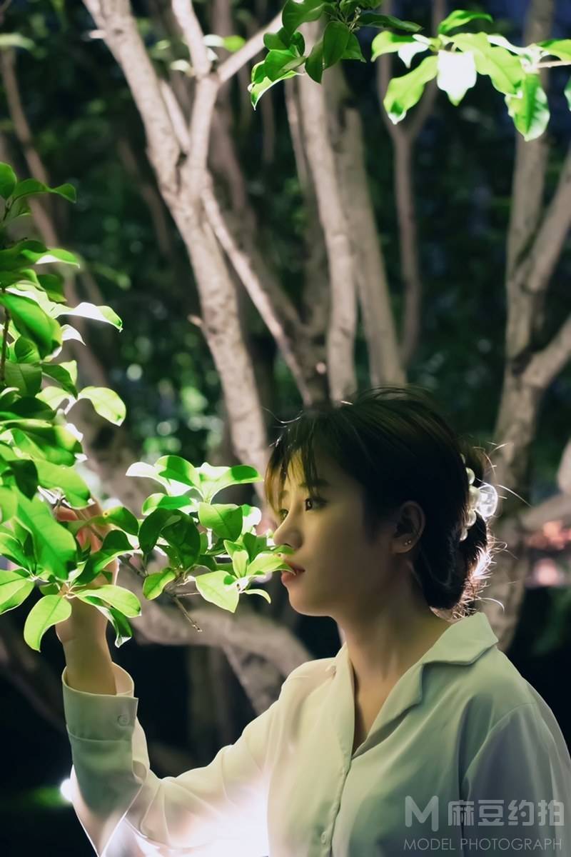 情绪模特