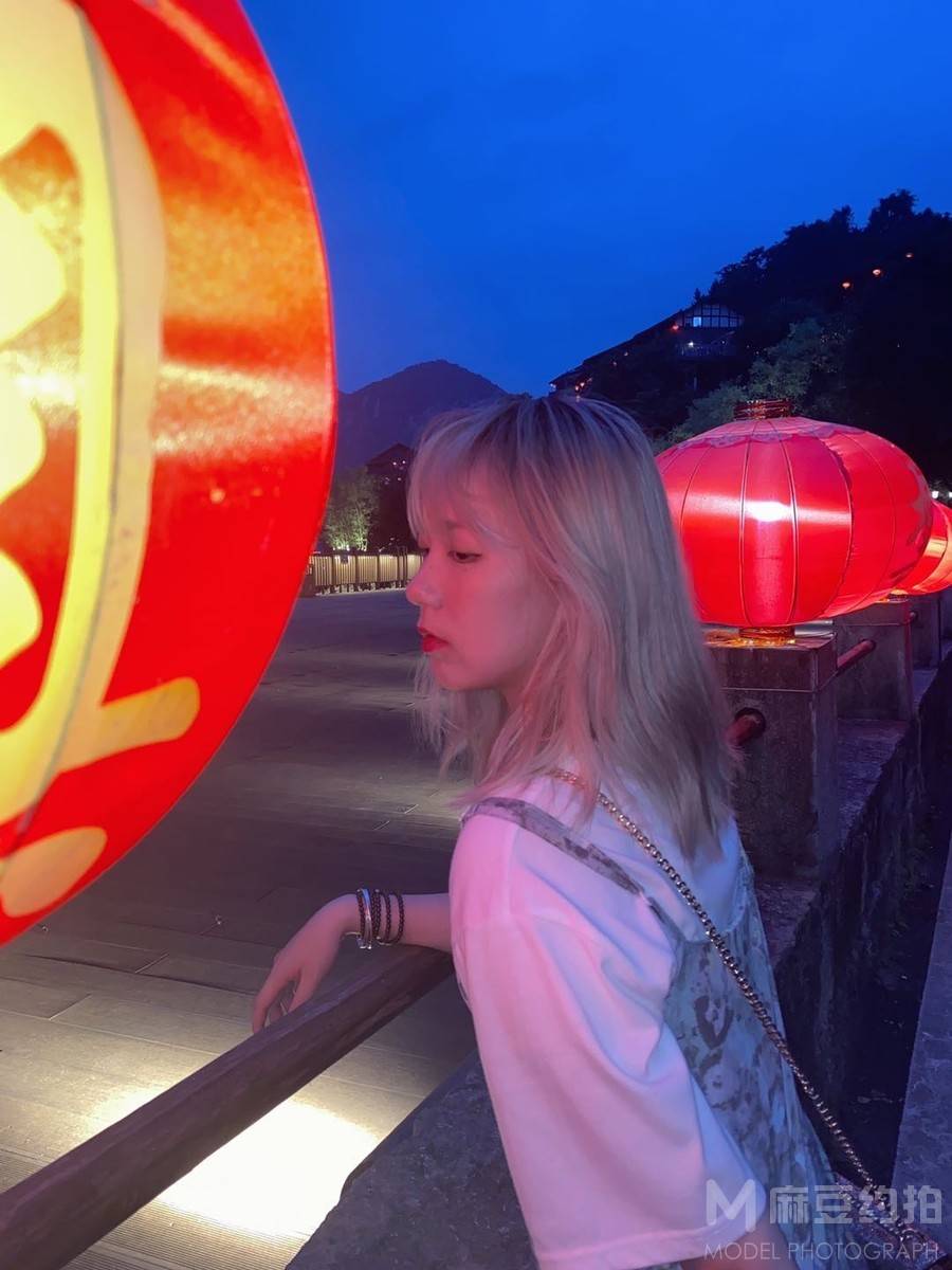 夜景模特
