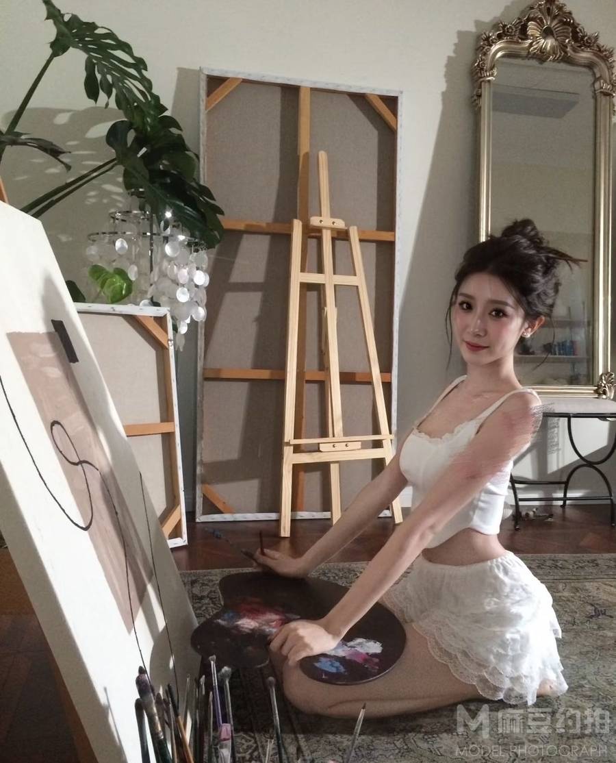 情绪模特