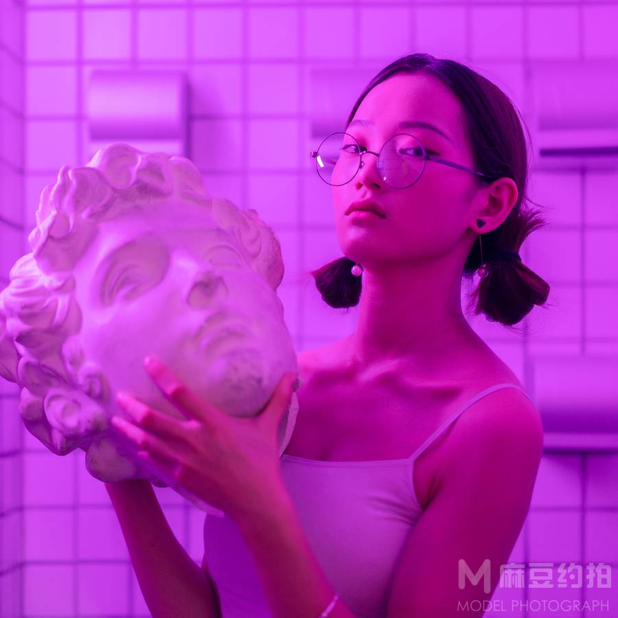 情绪模特