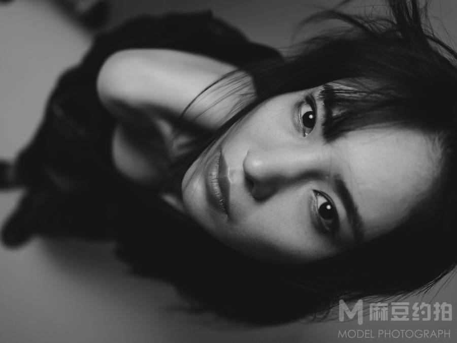 黑白模特