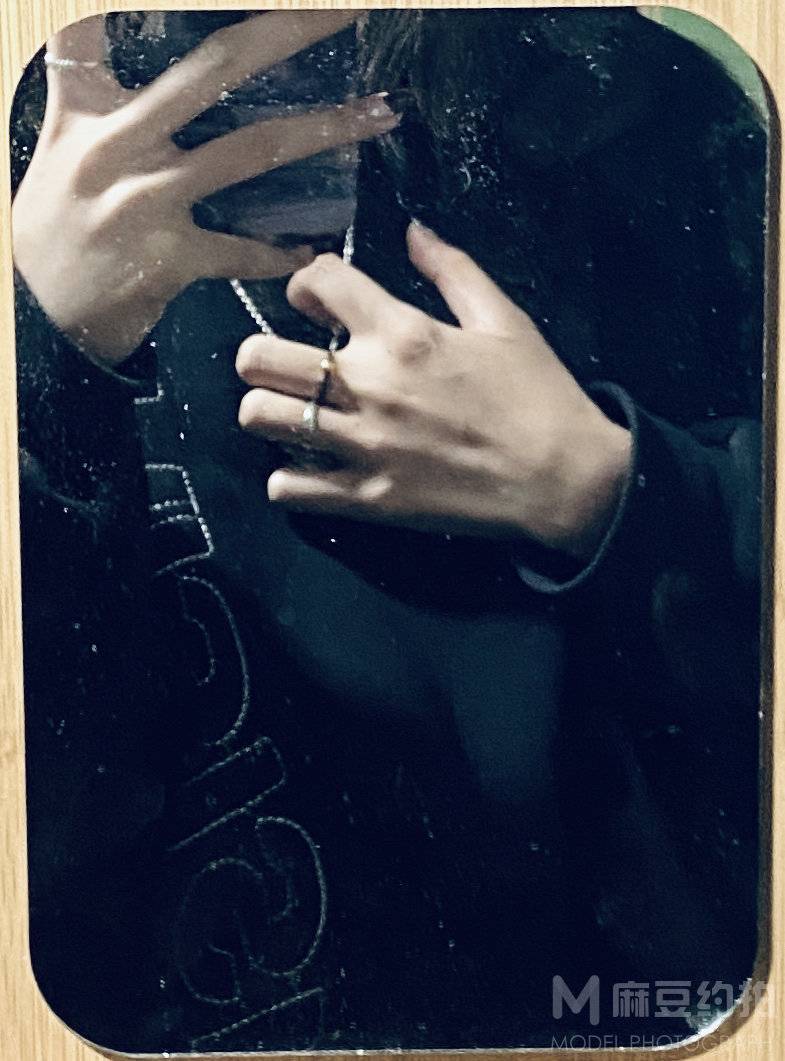 黑白模特