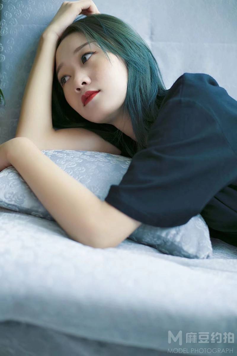 黑白模特