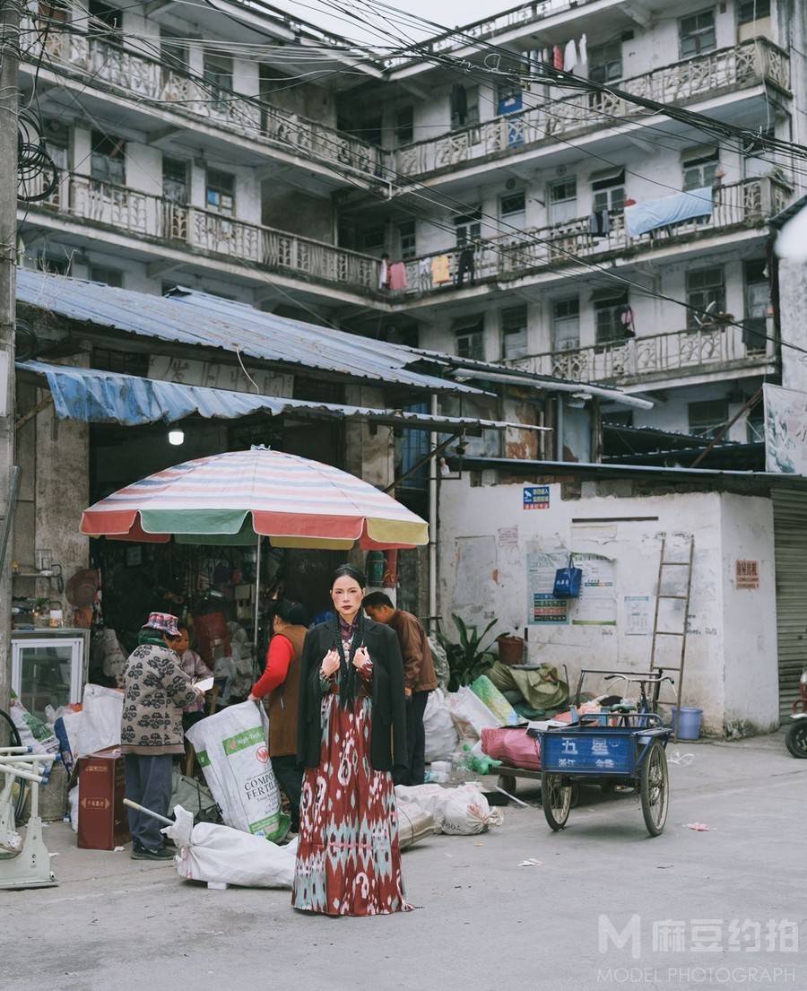 情绪模特