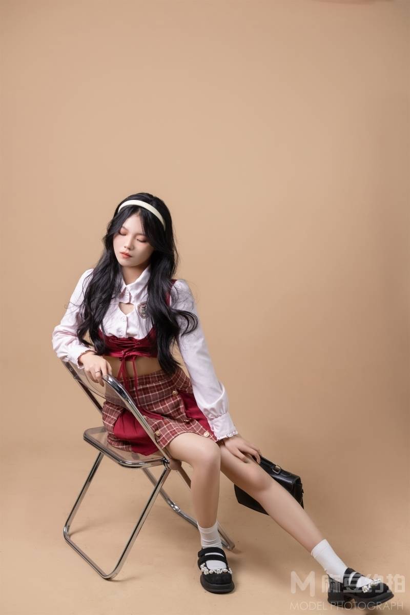 黑白模特