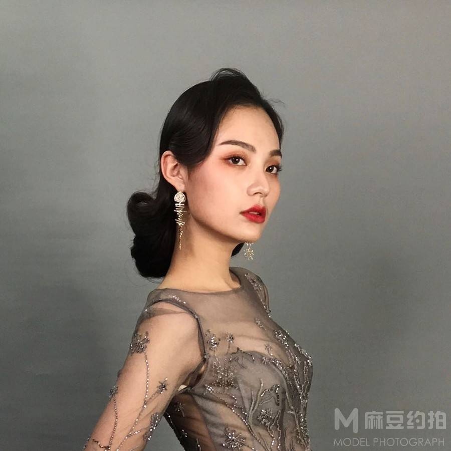 妆容模特