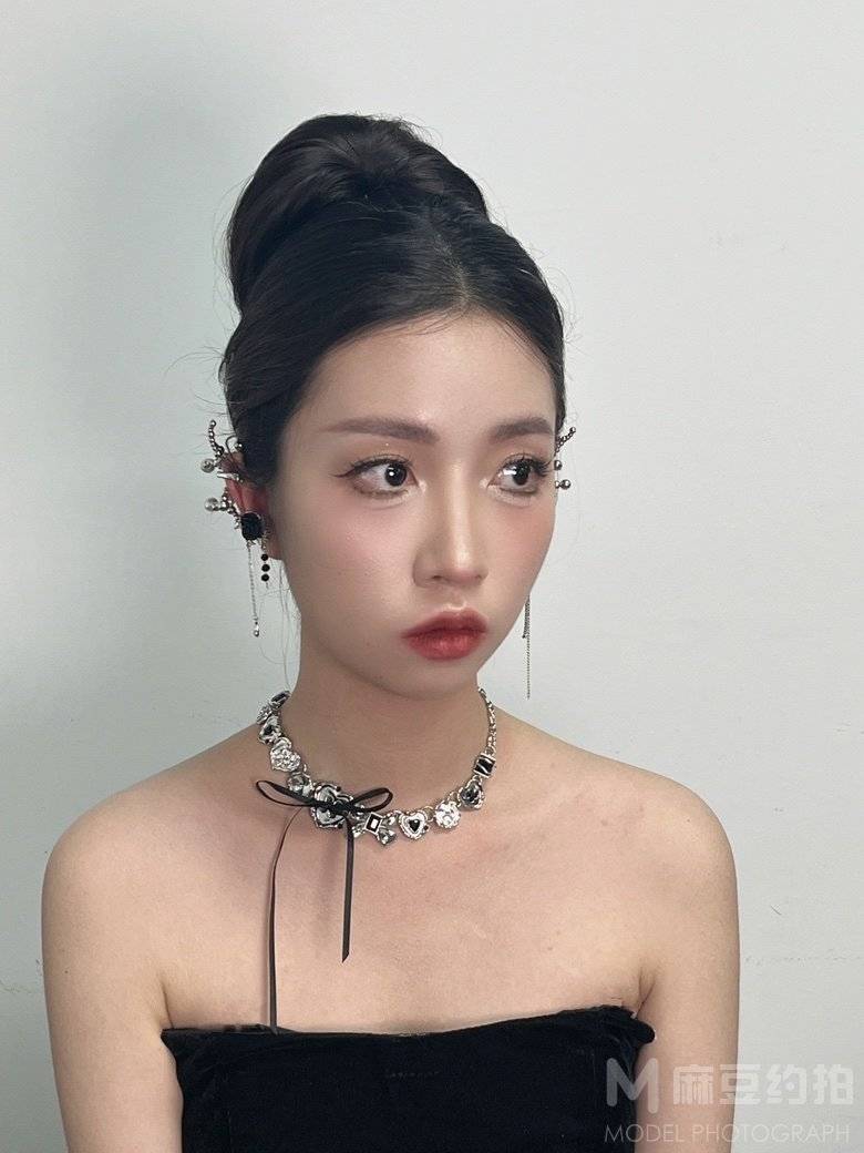 妆容模特