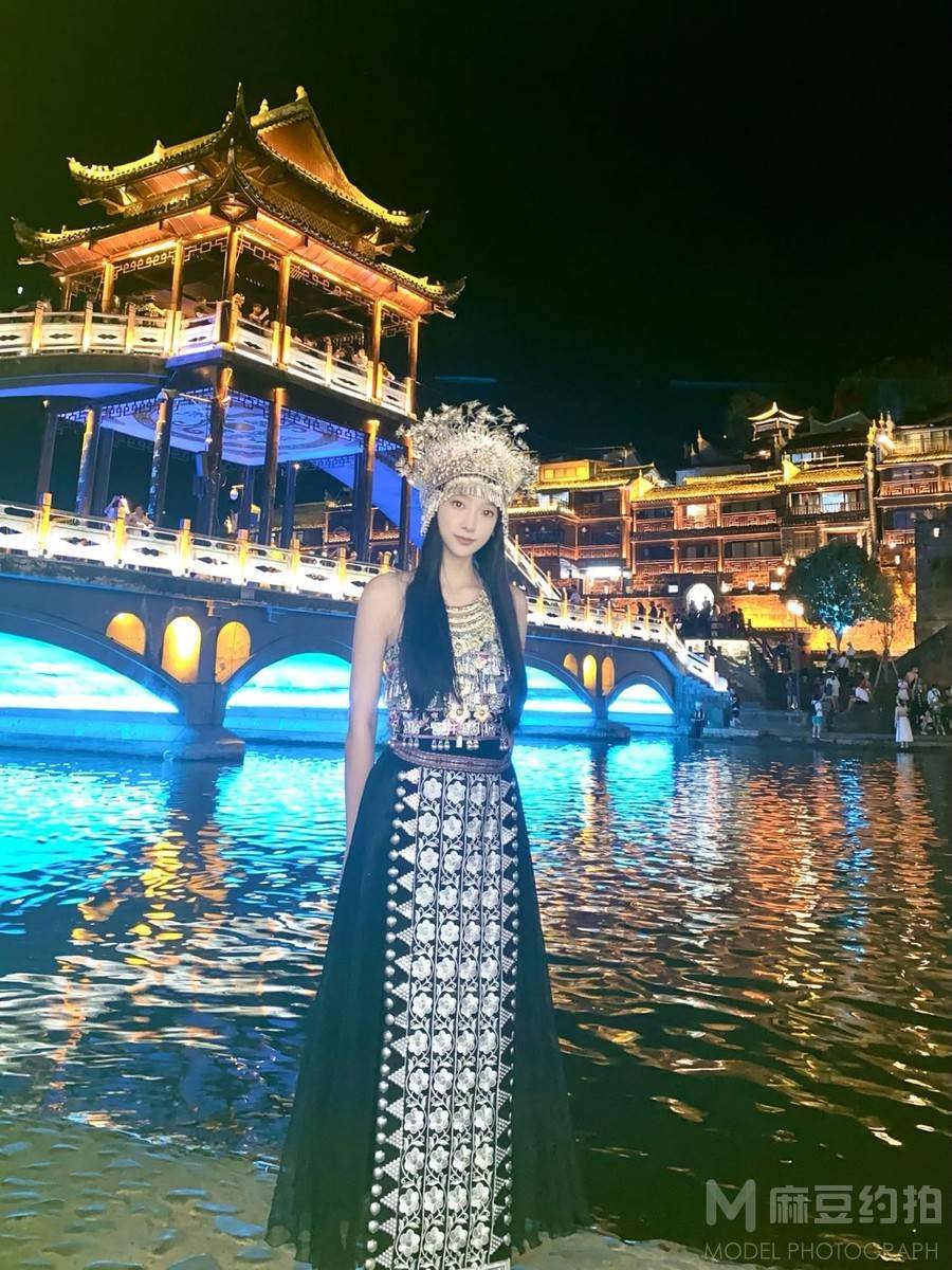 夜景模特