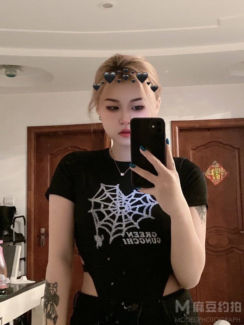 黑白模特