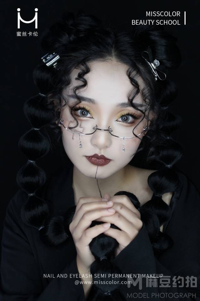 暗黑模特