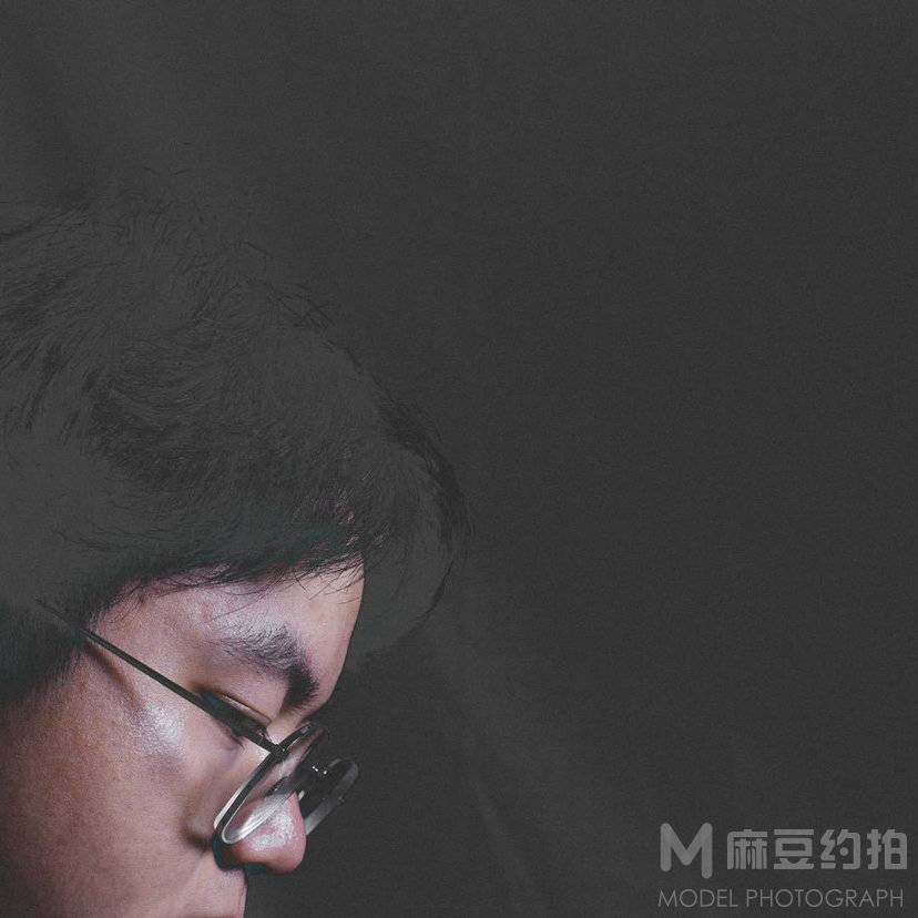 黑白模特