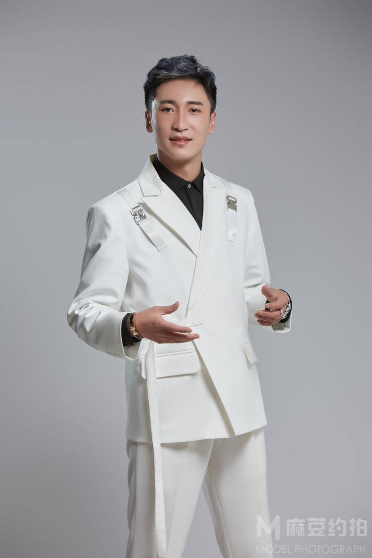 黑白模特