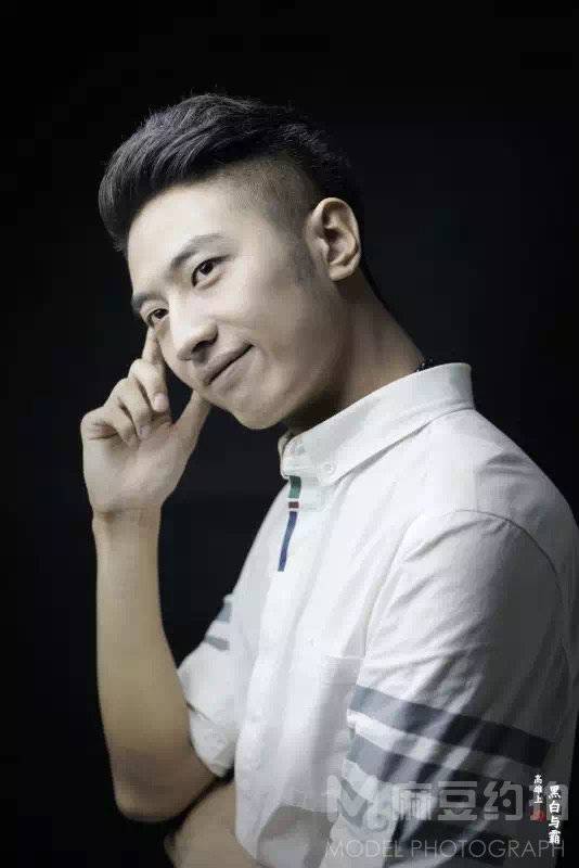 黑白模特