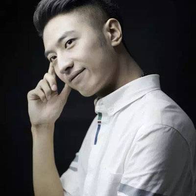 黑白模特