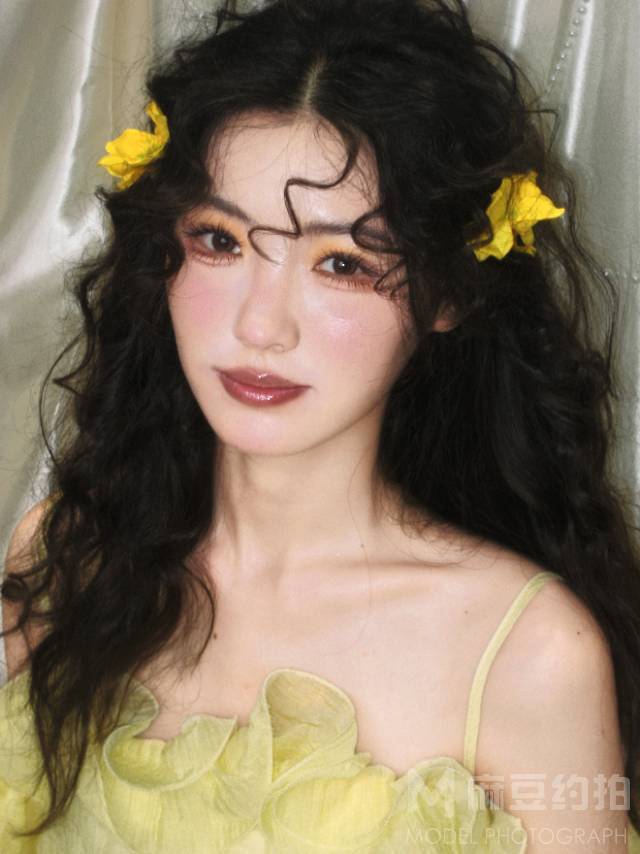 妆容模特