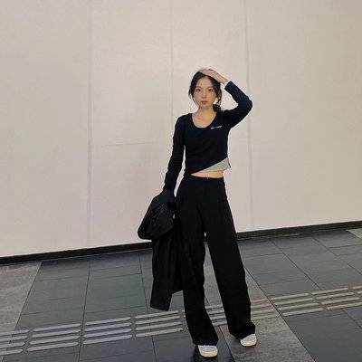 黑白模特