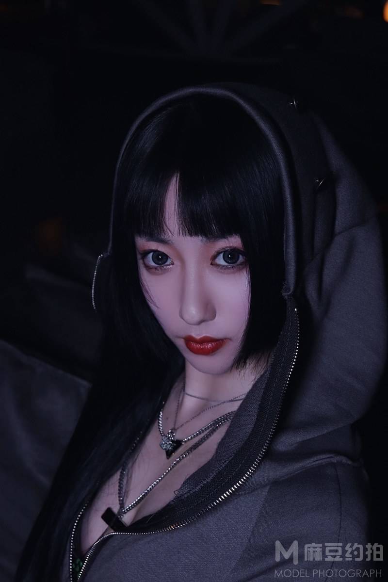 黑白模特