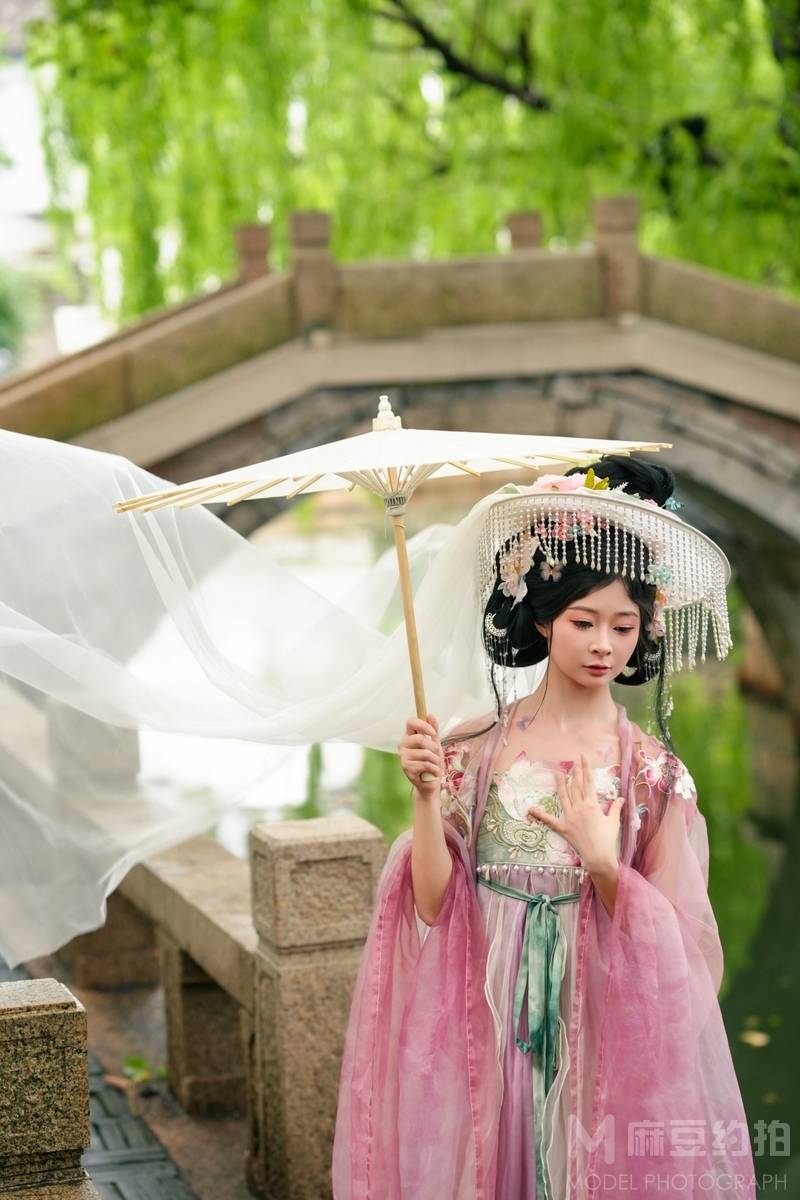 汉服模特