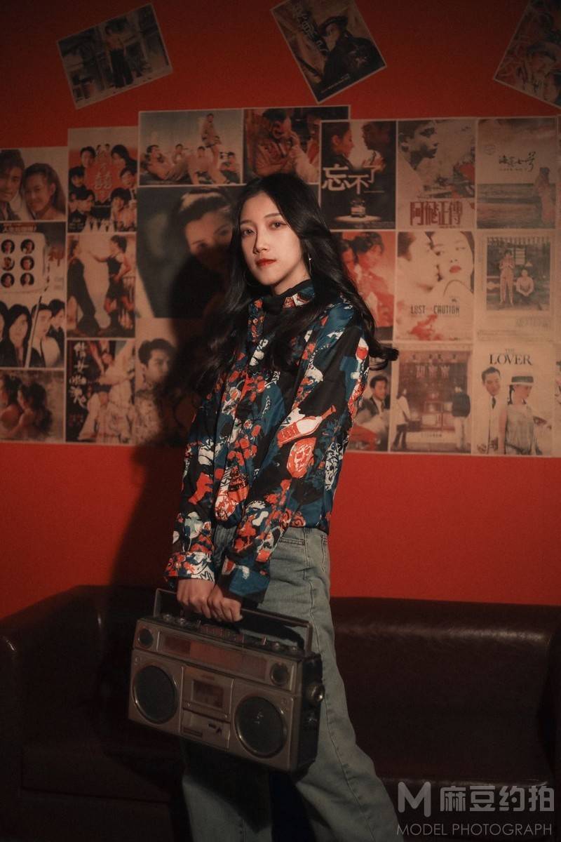 情绪模特