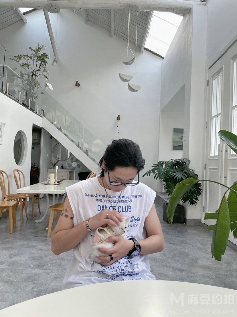 黑白模特