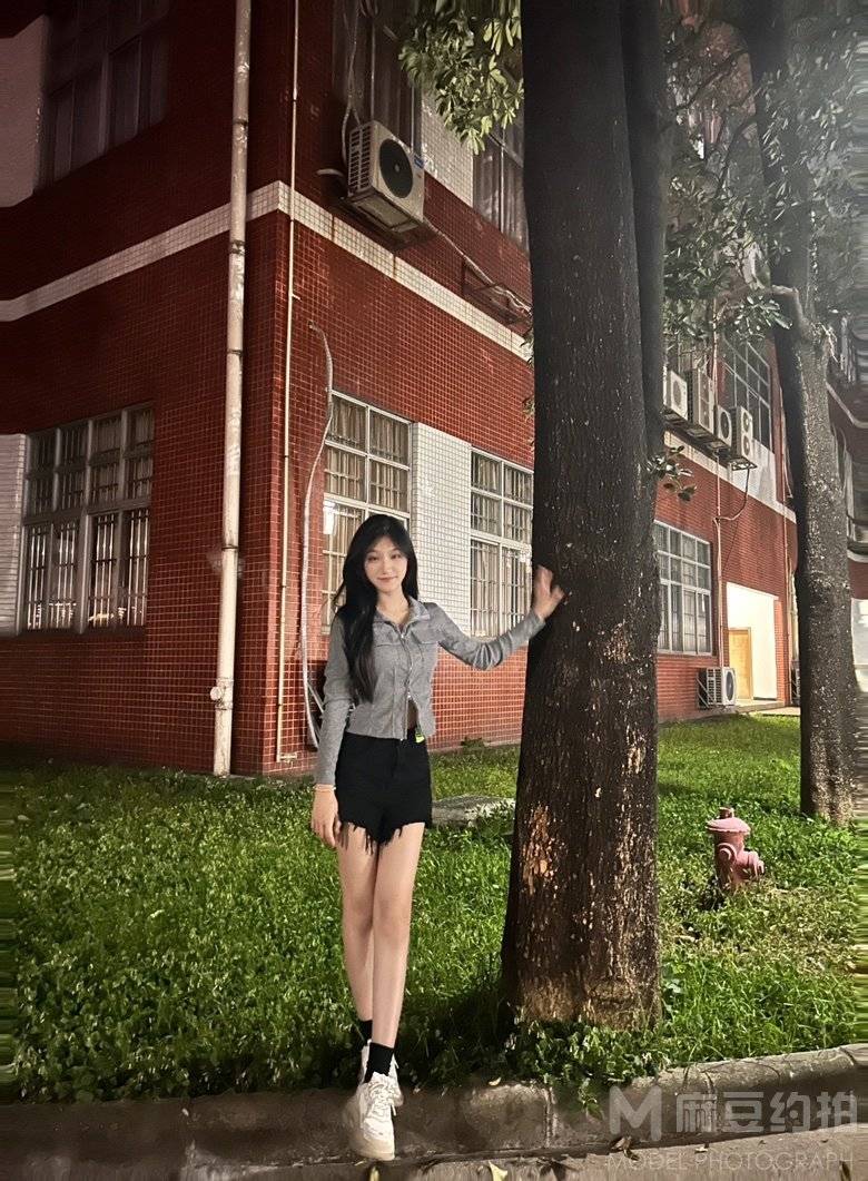 校园模特