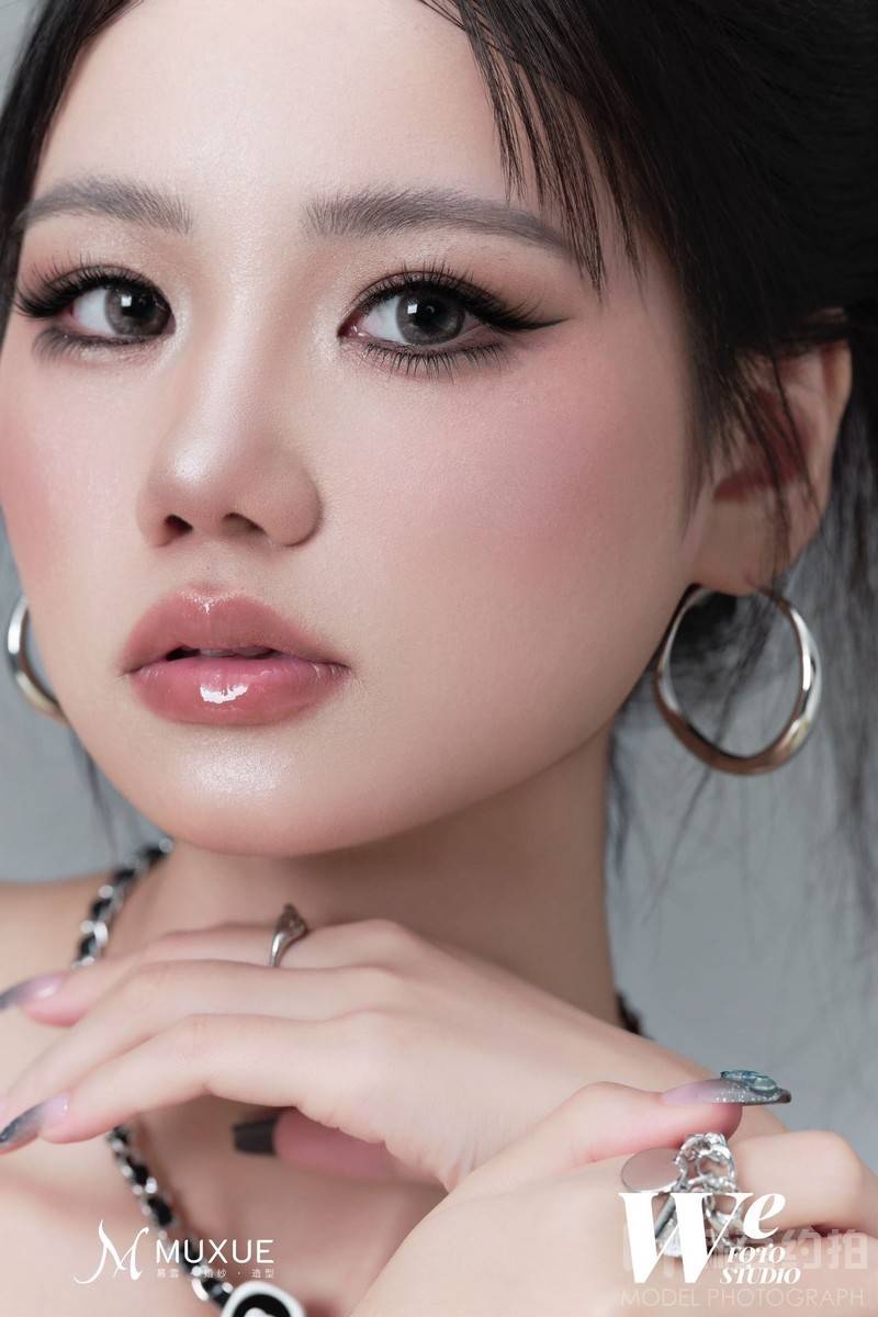 妆容模特