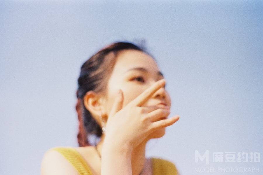情绪模特